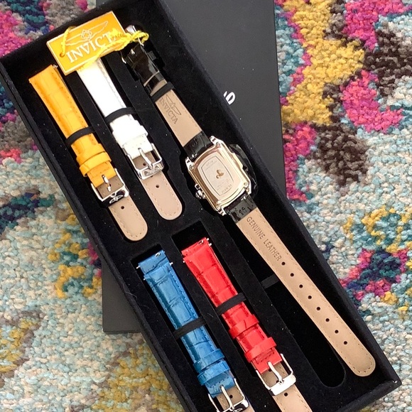 Invicta Mickey Mouse Watch - Picture 5 of 8